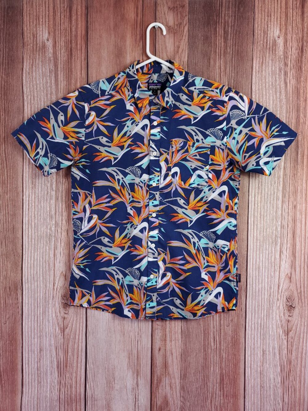 Patagonia Go To Shirt Mens Medium Bird of Paradise SS Button Up Hawaiian Aloha